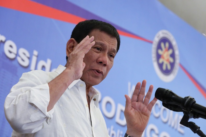 Rodrigo_Duterte_delivers_his_message_to_the_Filipino_community_in_Vietnam_during_a_meeting_on_September_28